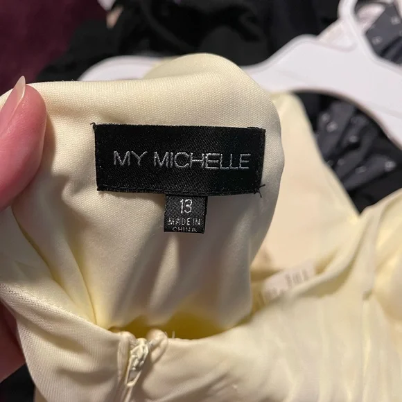 Women’s formal dress - size 13 - Picture 3 of 4